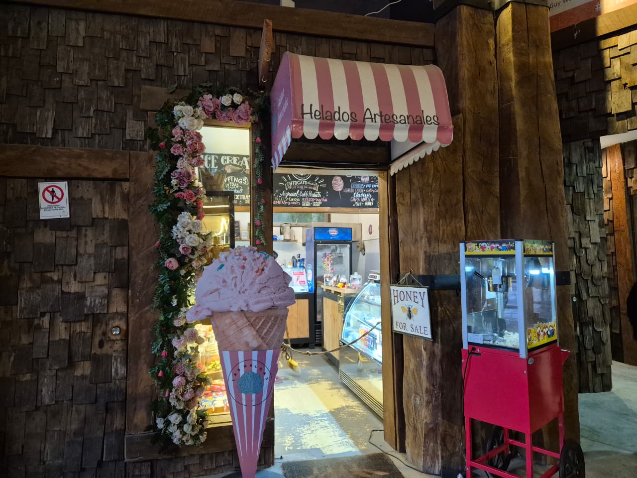 Heladeria, chocolateria Las Nalcas